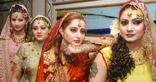 First fashion show in Mandi Bahauddin 